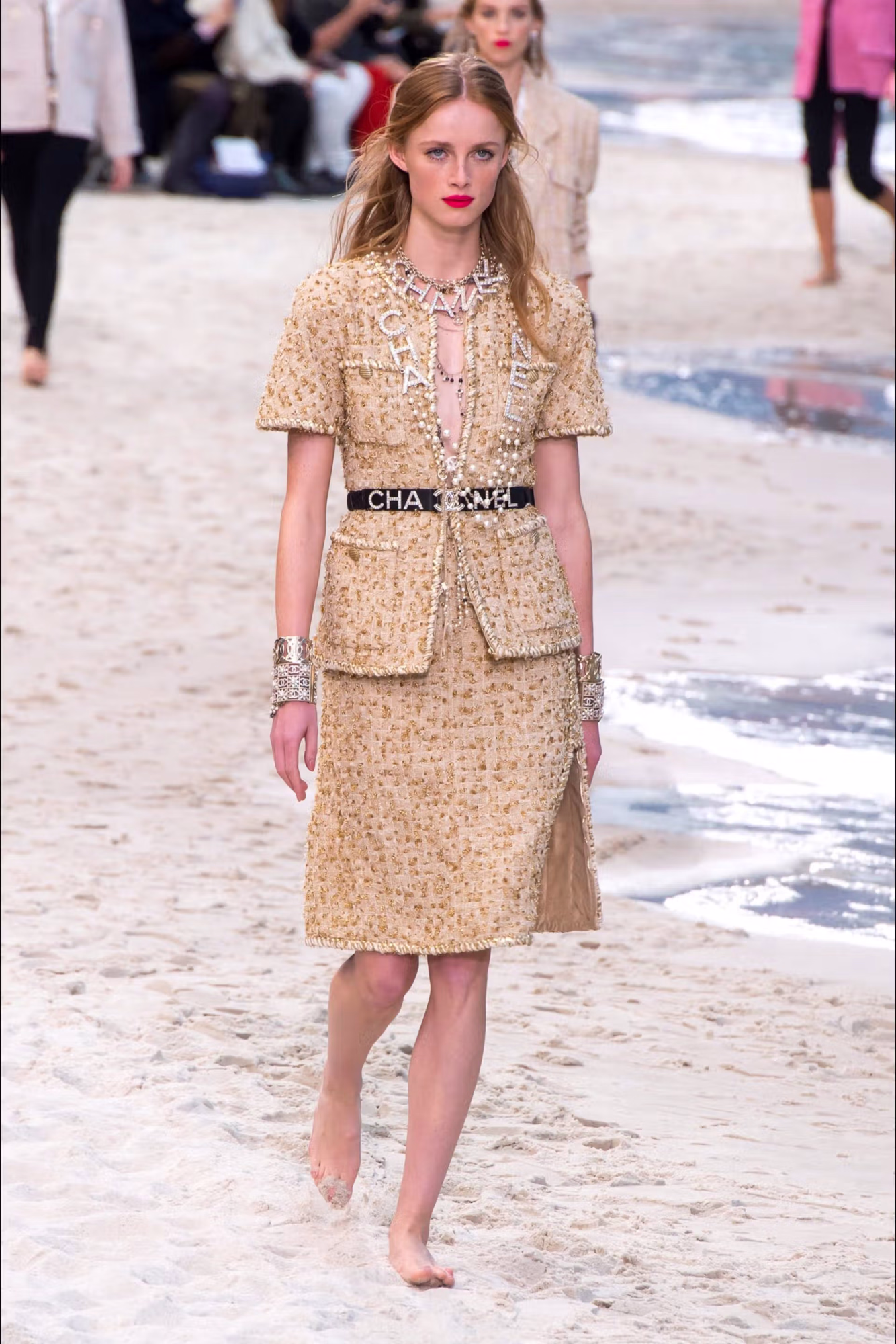 Chanel Completo Beige